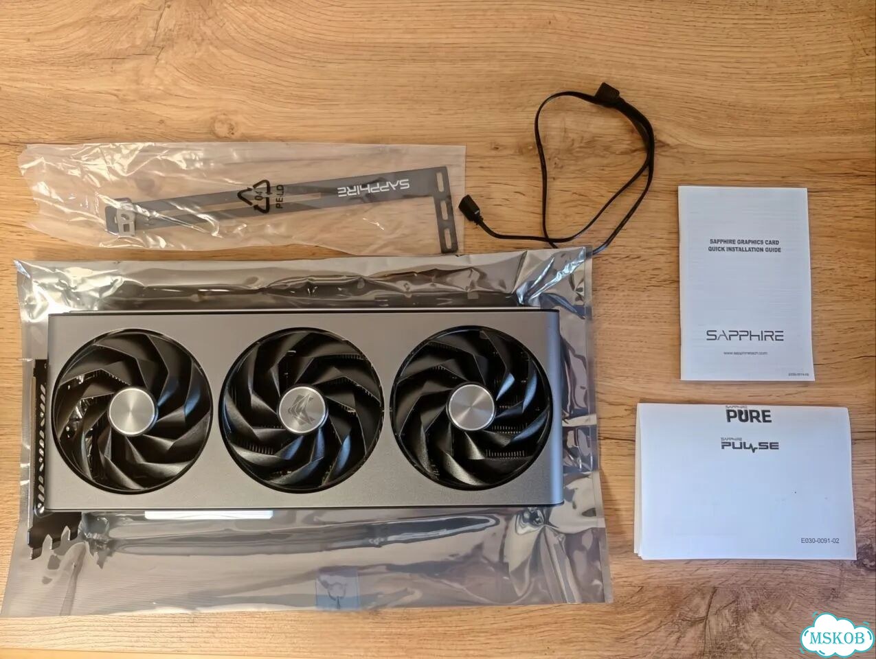 Видеокарта Sapphire AMD Radeon RX 7700 XT nitro+ фото 2