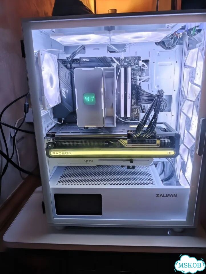 Видеокарта Sapphire AMD Radeon RX 7700 XT nitro+ фото 5