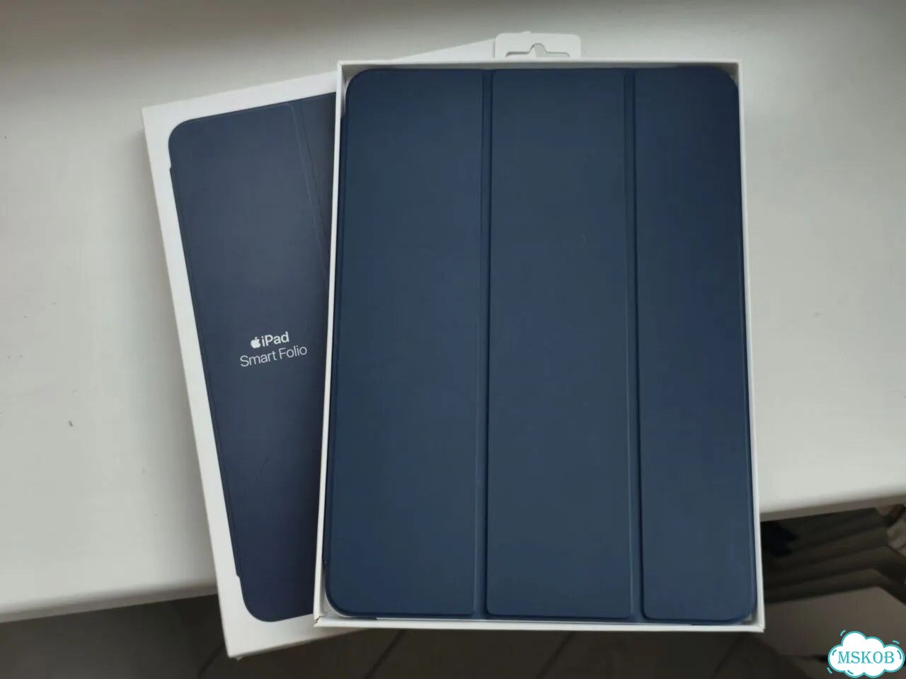 Apple SMART Folio iPad Pro 11 фото 1