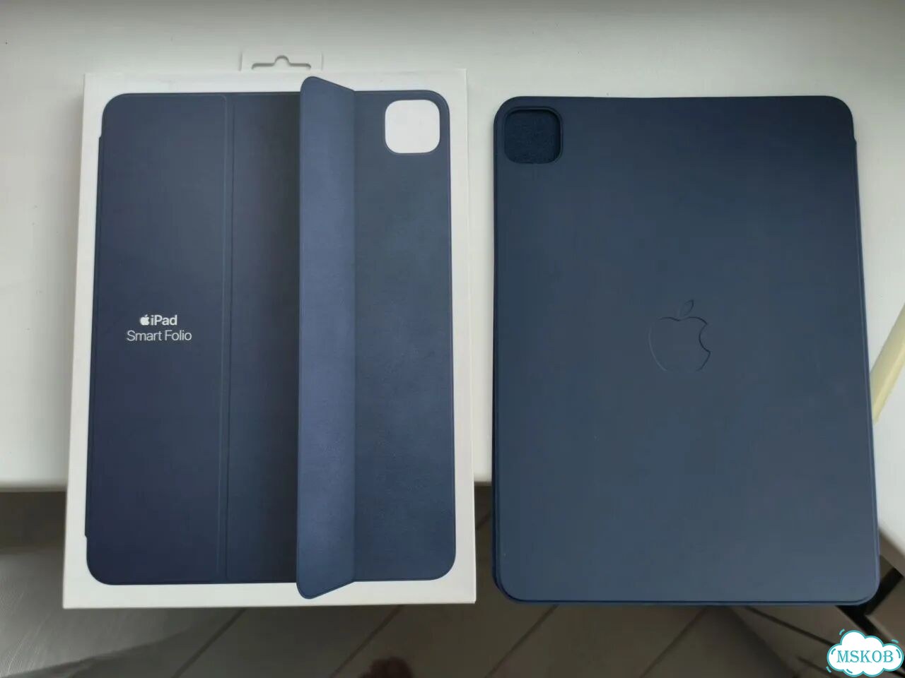 Apple SMART Folio iPad Pro 11 фото 2