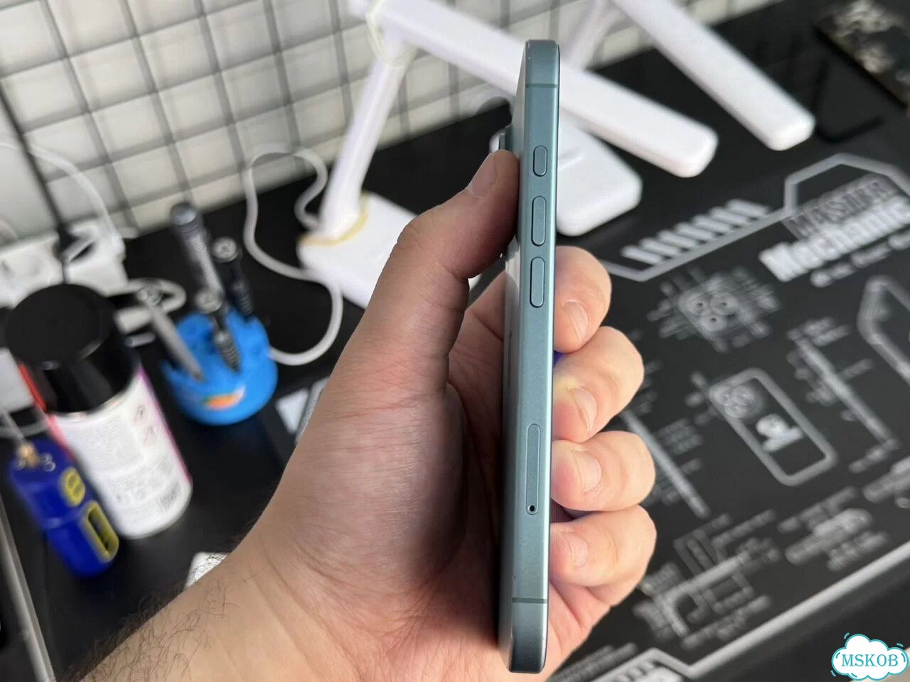 iPhone 16, 128 ГБ, SIM + eSIM фото 4
