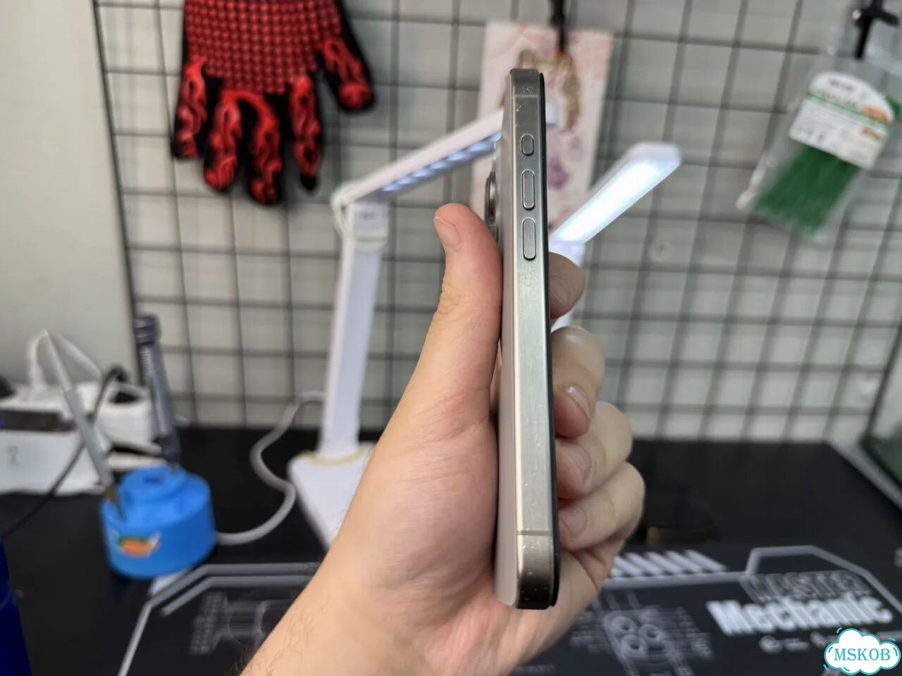 iPhone 15 Pro, 256 ГБ, SIM + eSIM фото 2