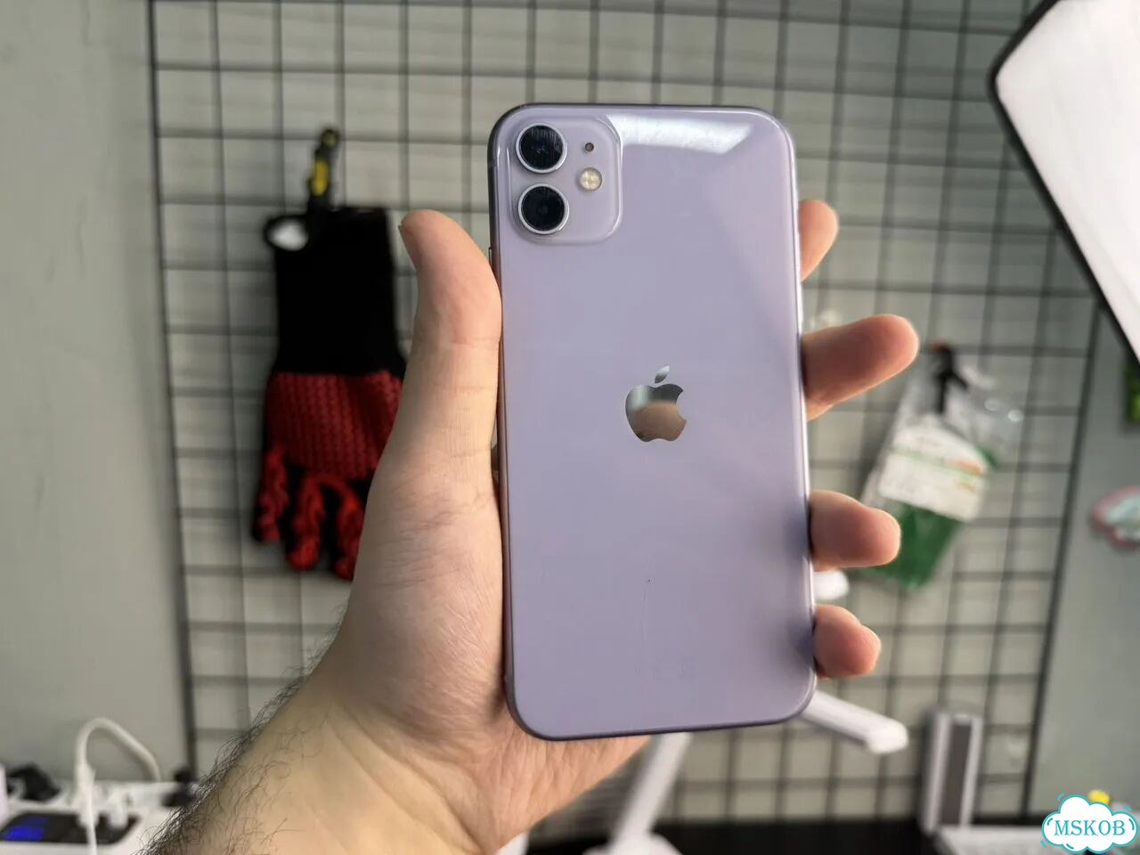 iPhone 11, 64 ГБ, SIM + eSIM фото 1