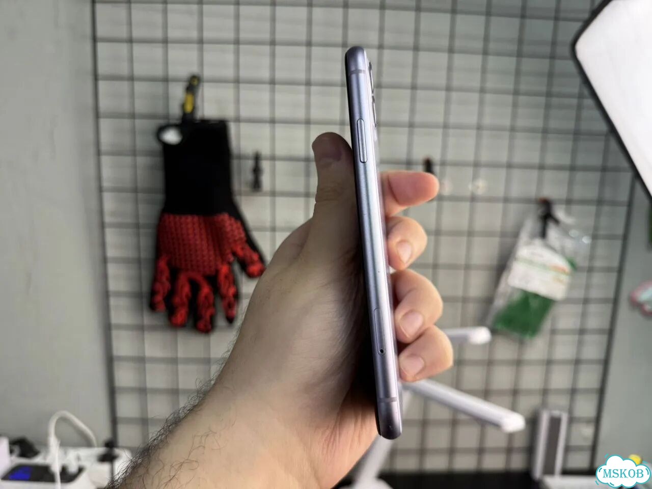 iPhone 11, 64 ГБ, SIM + eSIM фото 2