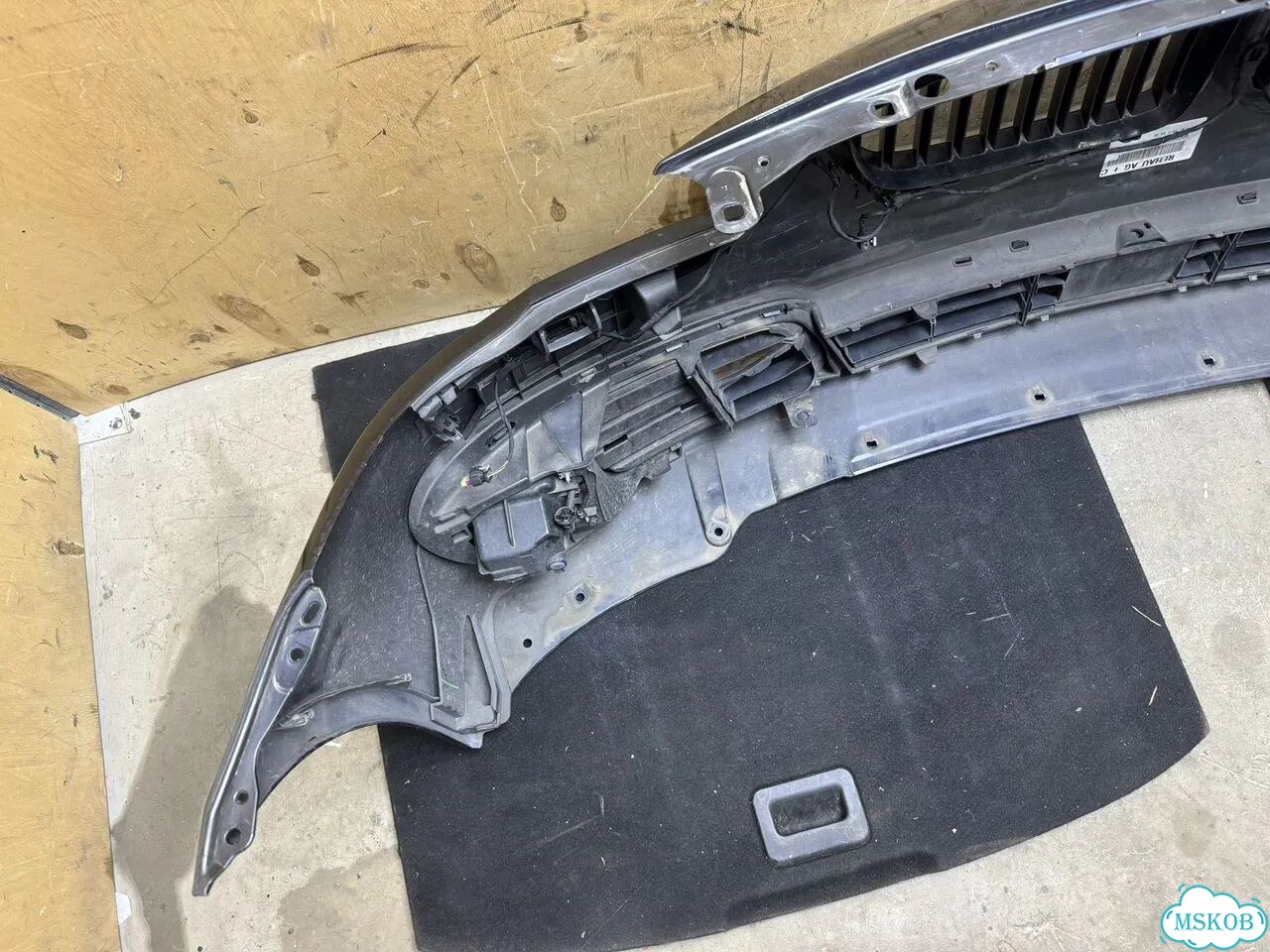 Бампер передний BMW 5 F10 рестайлинг А90 спрый фото 8