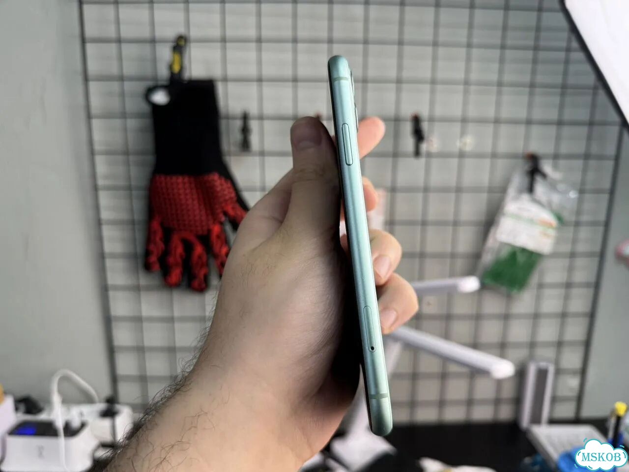 iPhone 11, 64 ГБ, SIM + eSIM фото 3