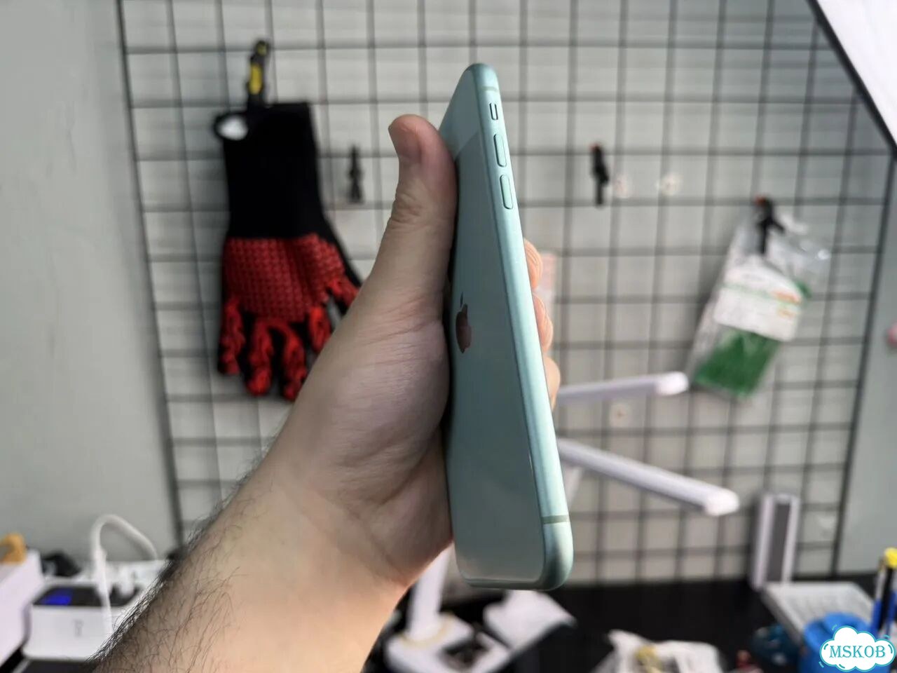 iPhone 11, 64 ГБ, SIM + eSIM фото 4