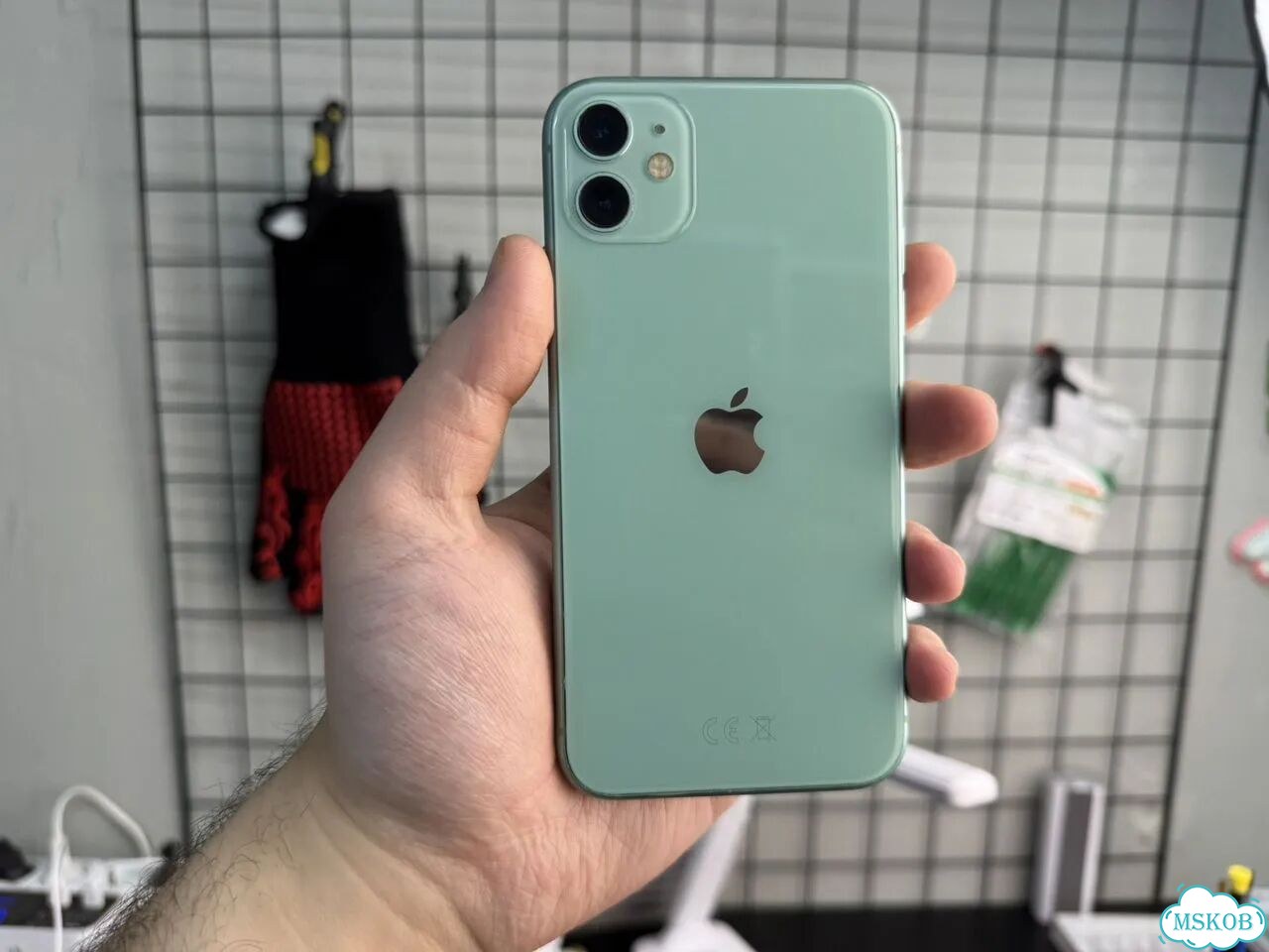 iPhone 11, 256 ГБ, SIM + eSIM фото 1