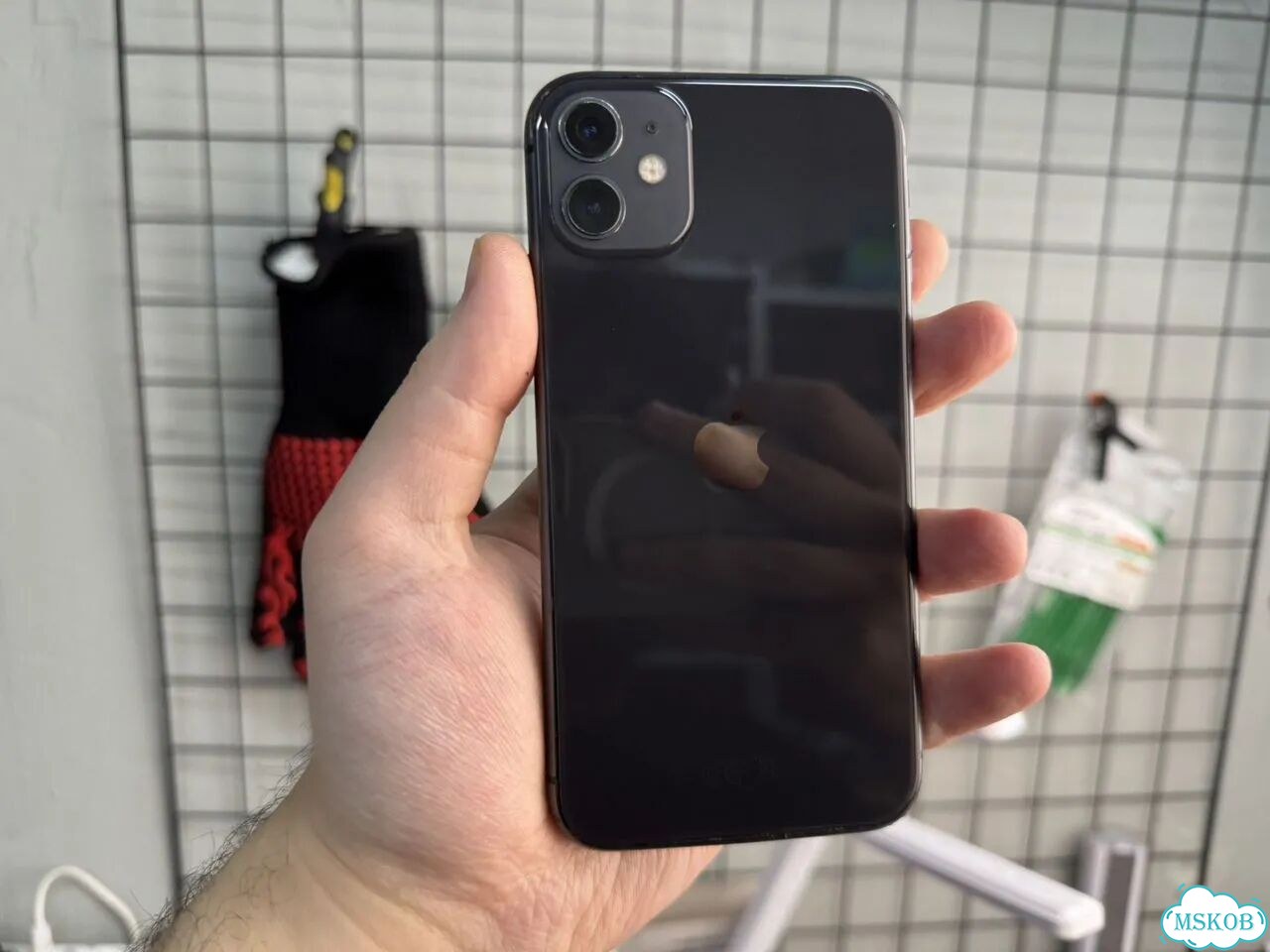 iPhone 11, 64 ГБ, SIM + eSIM фото 1