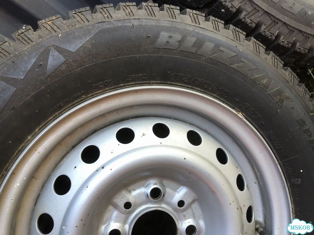 Bridgestone Blizzak Spike-01 175/70 R13 82T фото 3