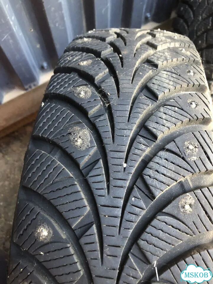 Bridgestone Blizzak Spike-01 175/70 R13 82T фото 5