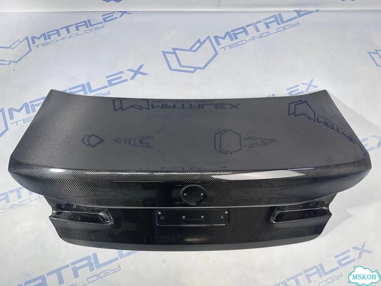 Крышка багажнтка Bmw g30 M5 F90 карбон фото 8
