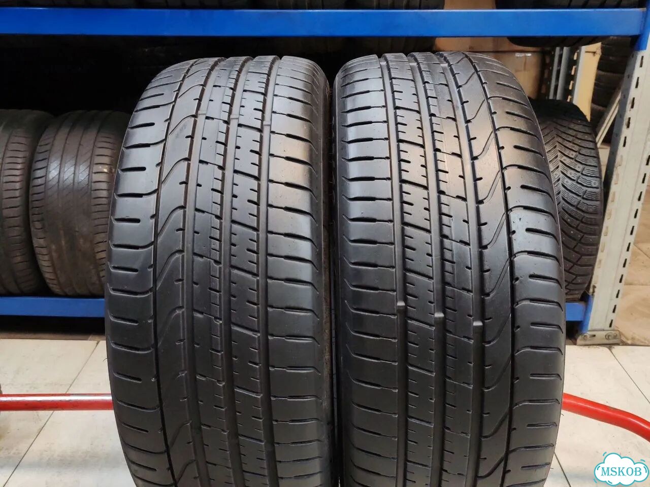 Pirelli P Zero 245/40 R20 фото 1