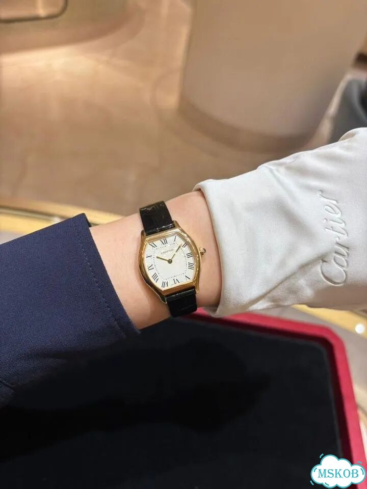 Часы Cartier Оригинал Дубай фото 5