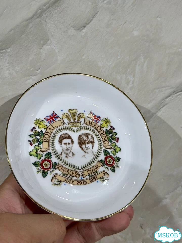 Антикварное блюдце фото 1