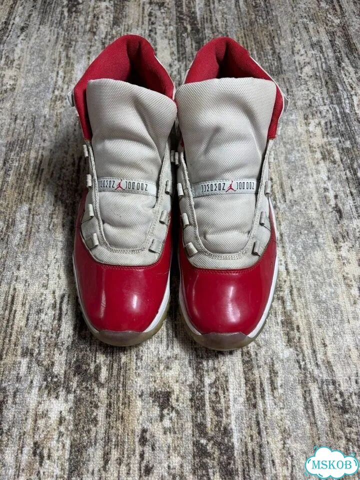 Nike air jordan 11 retro red фото 1