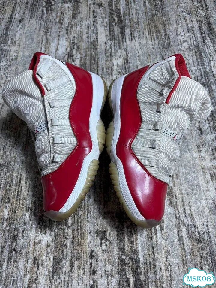 Nike air jordan 11 retro red фото 2