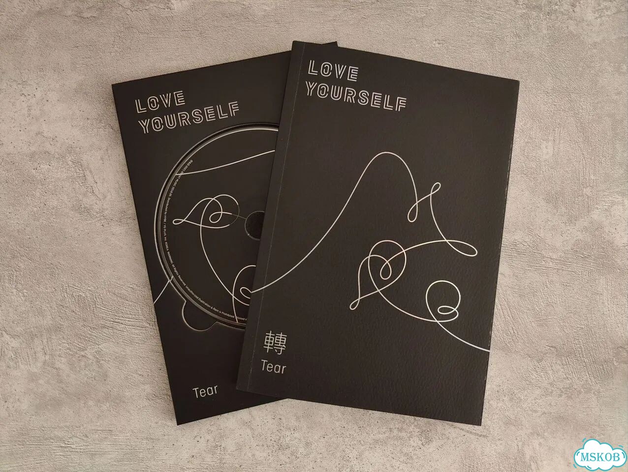 Альбом BTS Love Yourself Tear (версии U и Y) фото 2