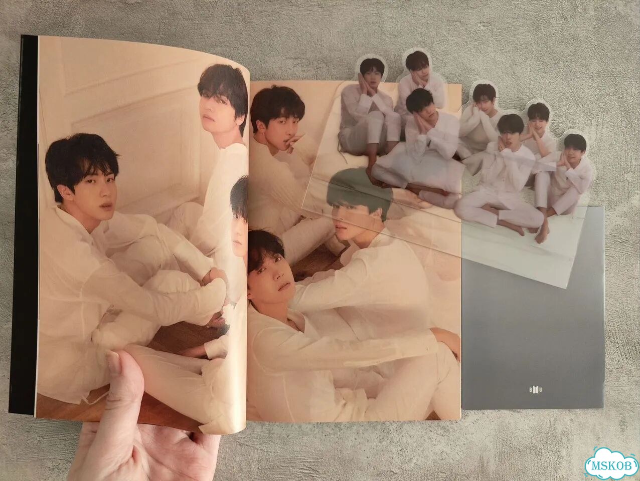 Альбом BTS Love Yourself Tear (версии U и Y) фото 3