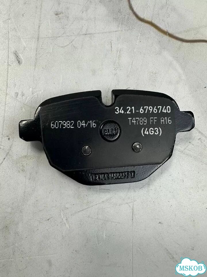 Тормозные колодки задние BMW 34216885451 G30 фото 6