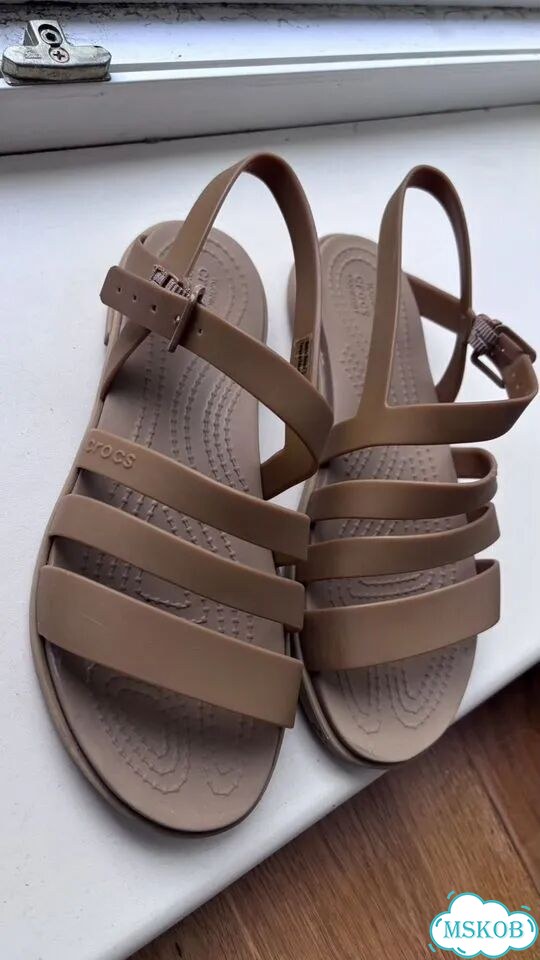 Сандалии crocs w6 фото 2