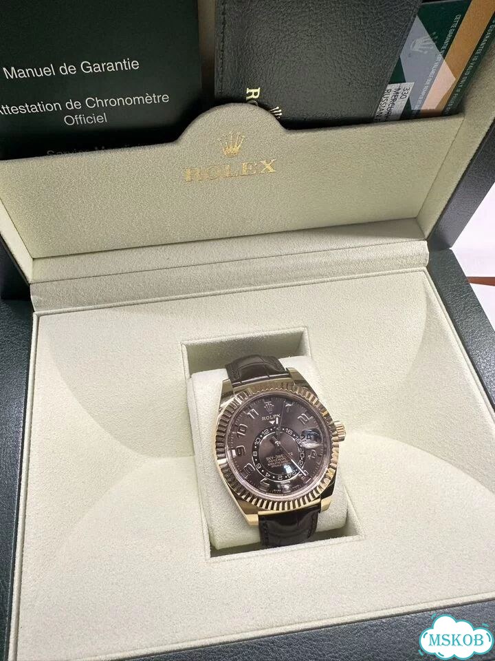 Наручные часы Rolex Sky-Dweller фото 1