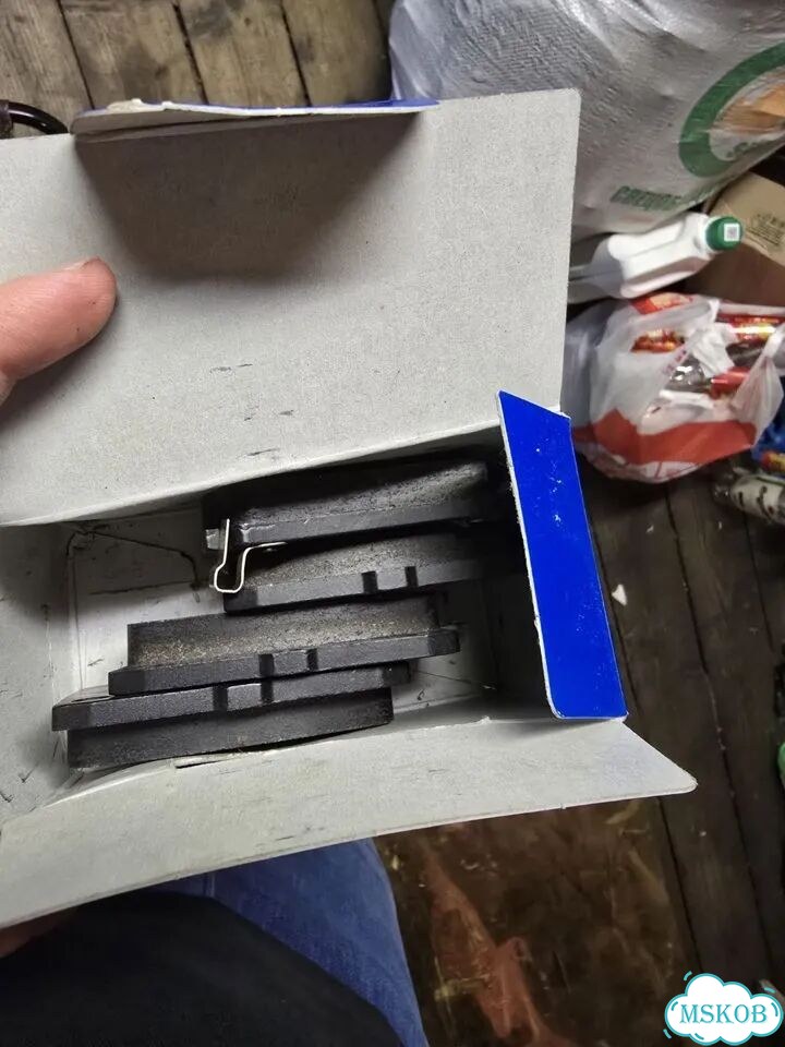 Тормозные колодки akebono фото 1