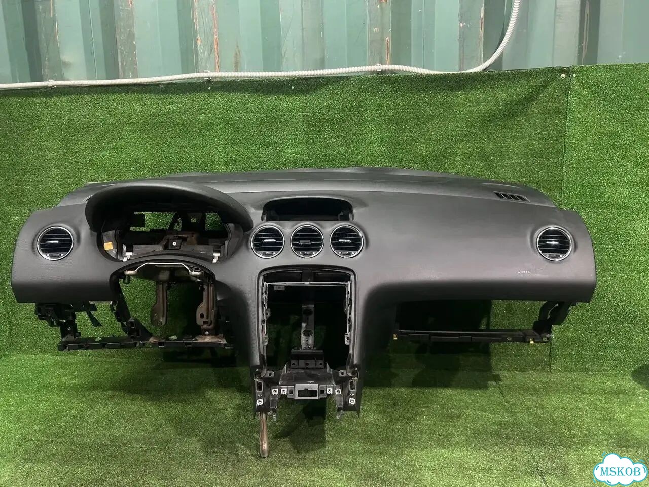 Peugeot 308 торпедо фото 1