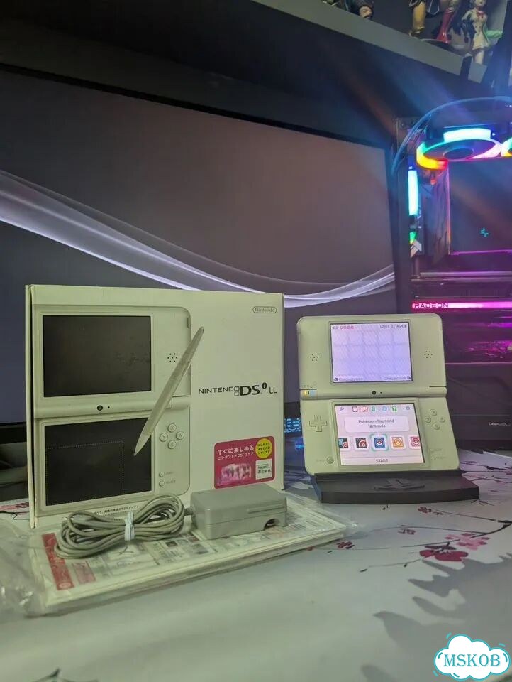 Nintendo dsi ll фото 1