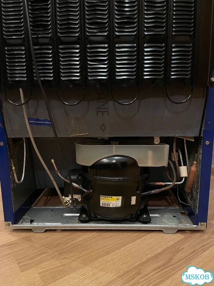 Холодильник whirlpool arz 925 фото 3