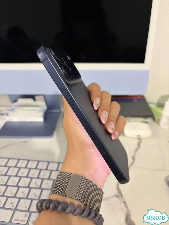 iPhone 17 Pro Max, 512 ГБ, SIM + eSIM фото 4