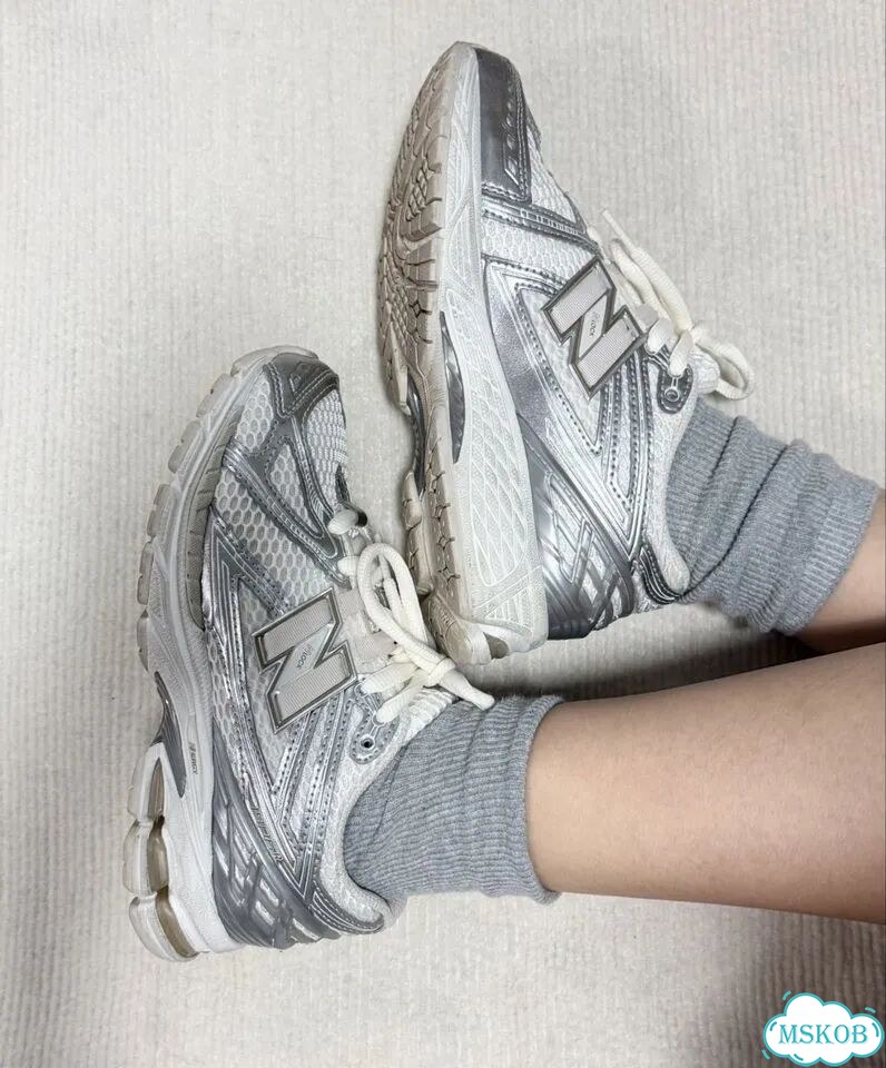 New Balance 1906R Silver Metallic оригинал фото 3