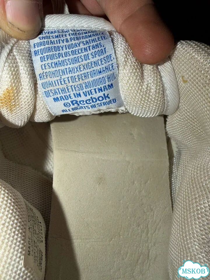 Кроссовки reebok Classic и Adidas Yeasy Boost фото 3
