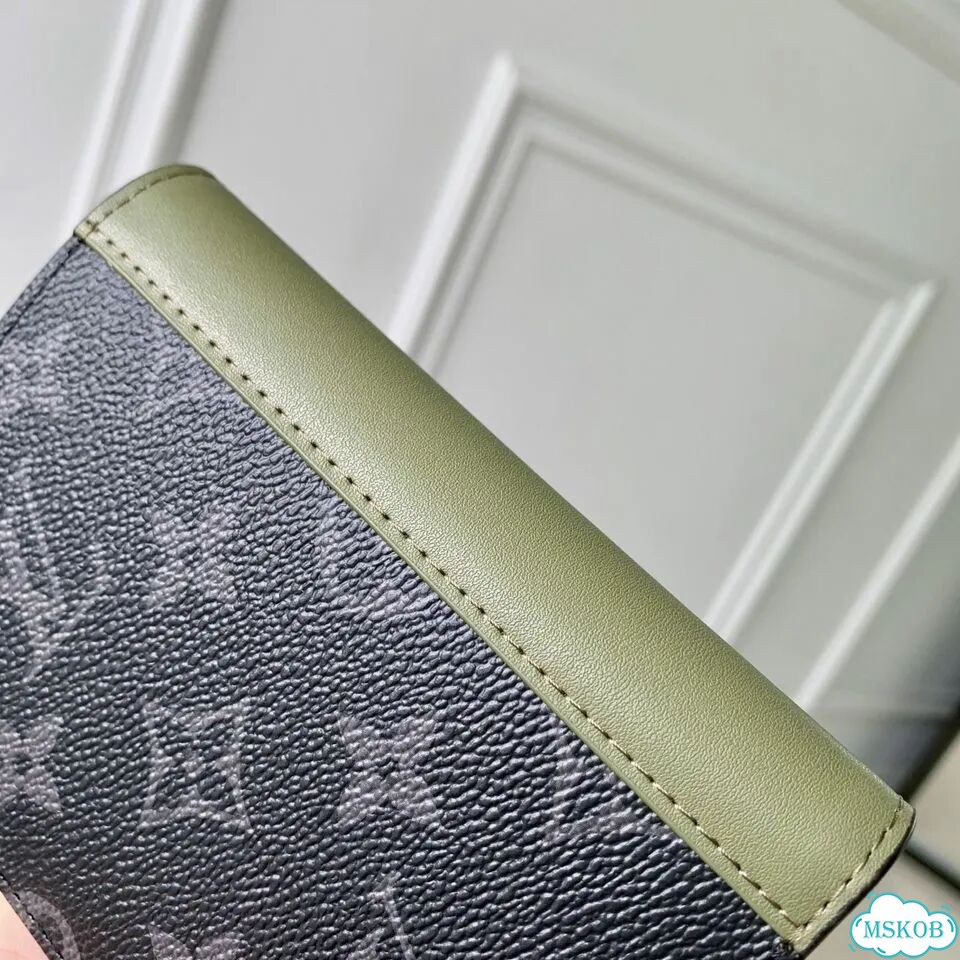 Обложка для паспорта Louis Vuitton фото 5