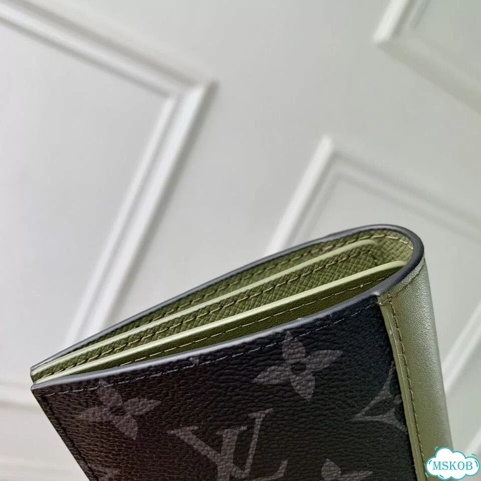 Обложка для паспорта Louis Vuitton фото 6