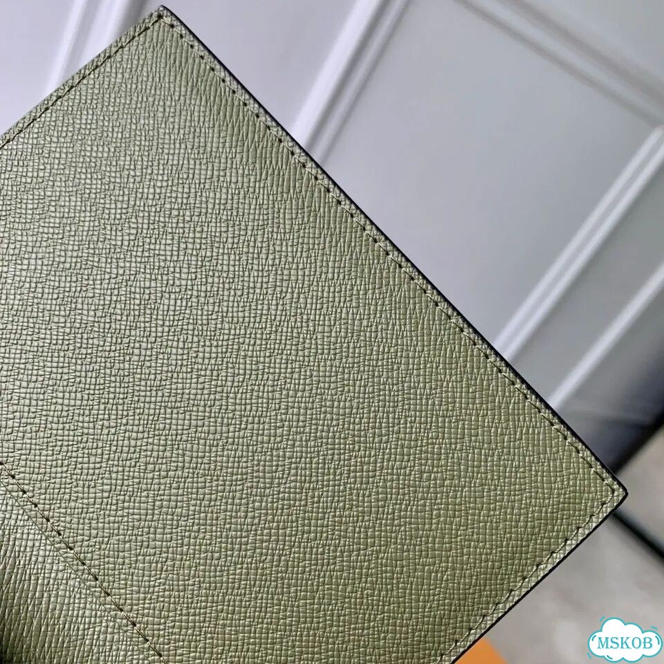 Обложка для паспорта Louis Vuitton фото 7
