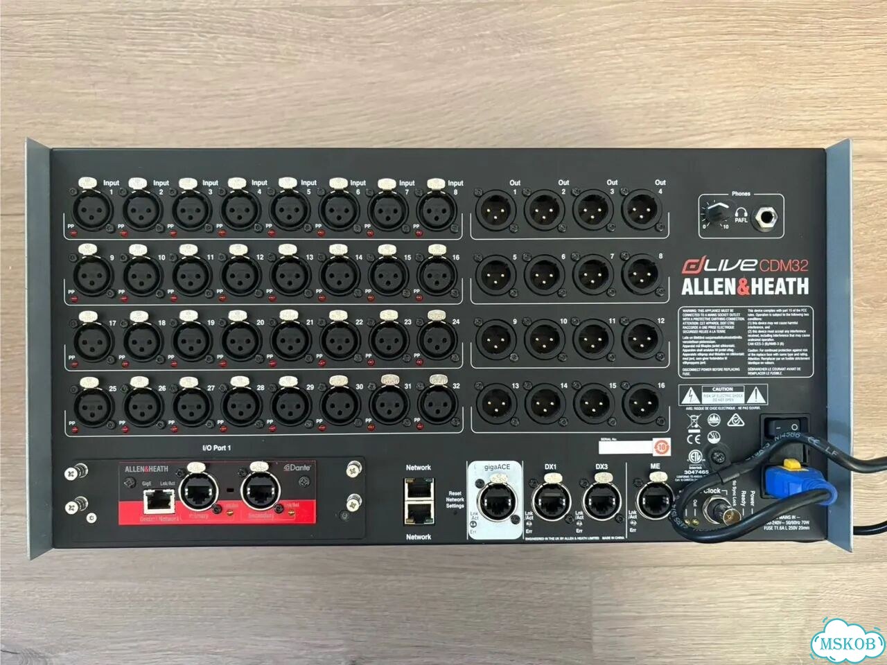 Цифровой микшерный пульт Allen Heath CDM32 Dante64 фото 1
