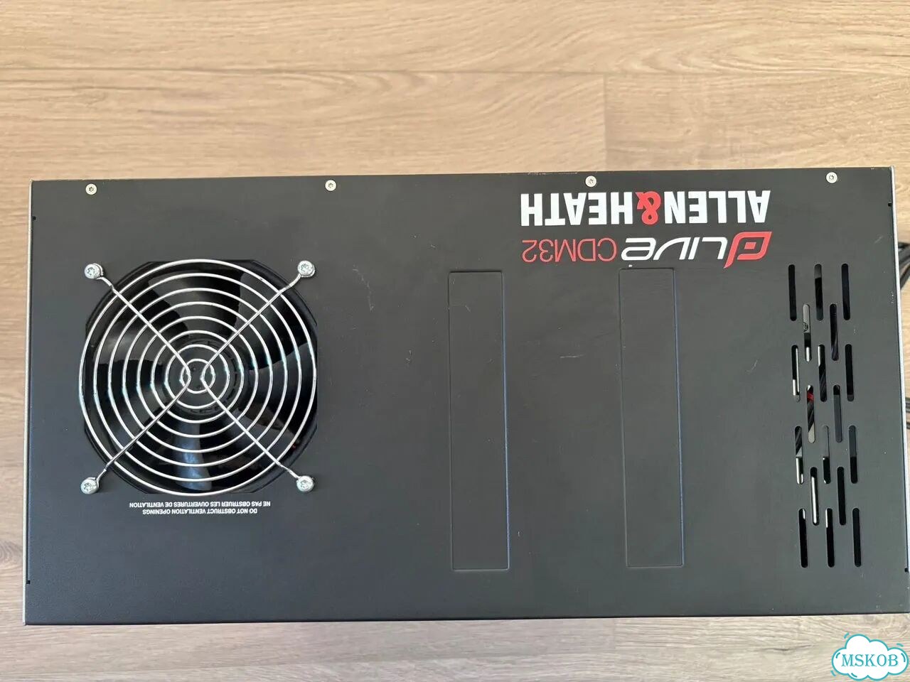 Цифровой микшерный пульт Allen Heath CDM32 Dante64 фото 5