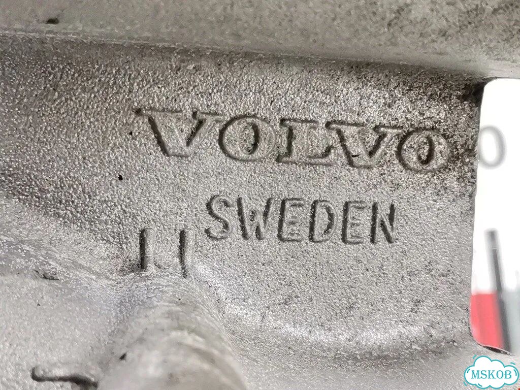 Коллектор впускной Volvo S40 V40 1 фото 7