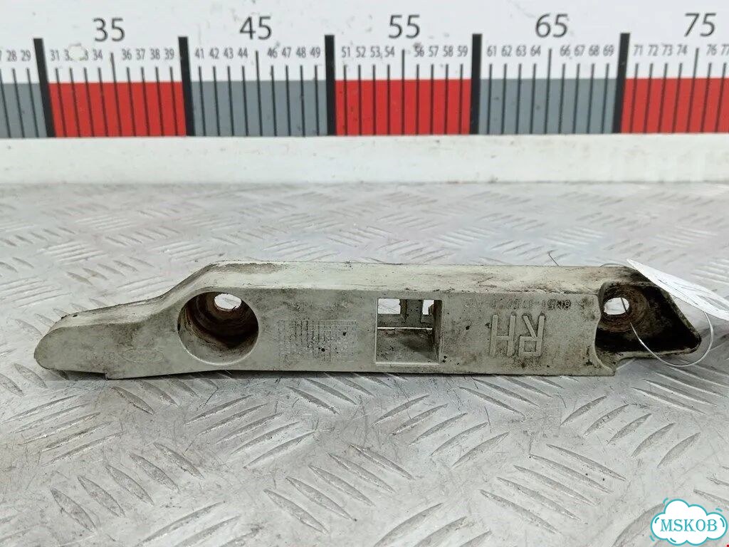 Кронштейн Ford Focus 2 фото 1