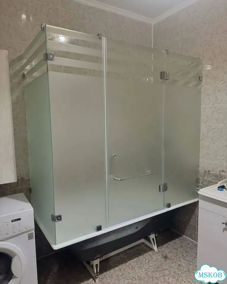 Стеклянные ширмы для душа фото 4