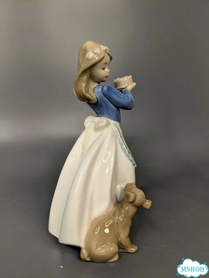 Статуэтка Девочка с тортом от Lladro фото 2