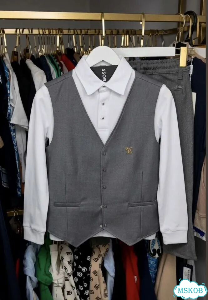 Стильный школьный костюм dolce&gabbana.Премиум фото 1