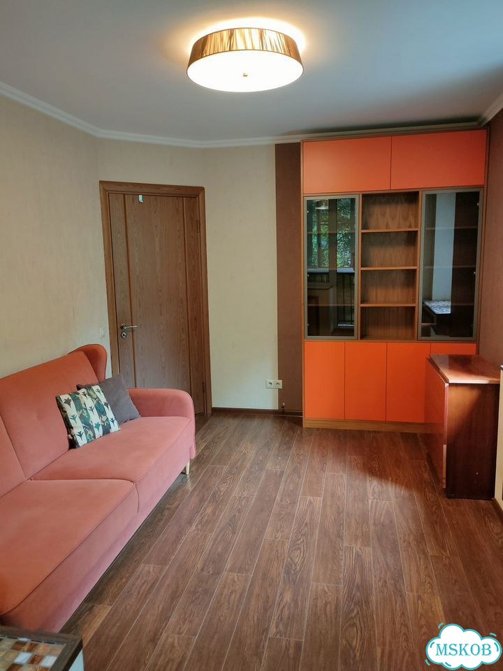 2-к. квартира, 43 м², 3/5 эт. фото 2