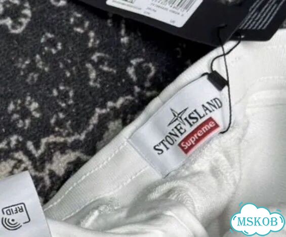 Шорты stone island x supreme белые фото 5