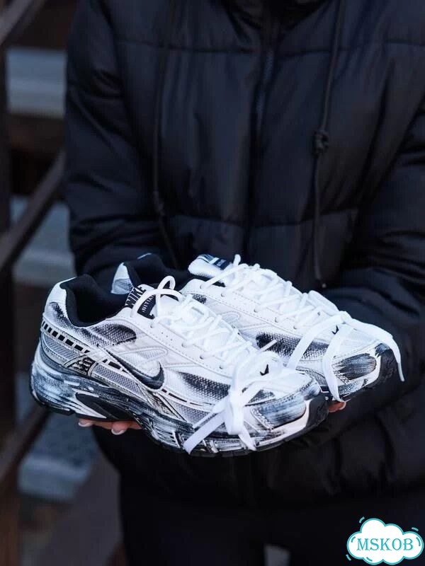 Кроссовки Nike Initiator Custom Бело-Черные фото 1
