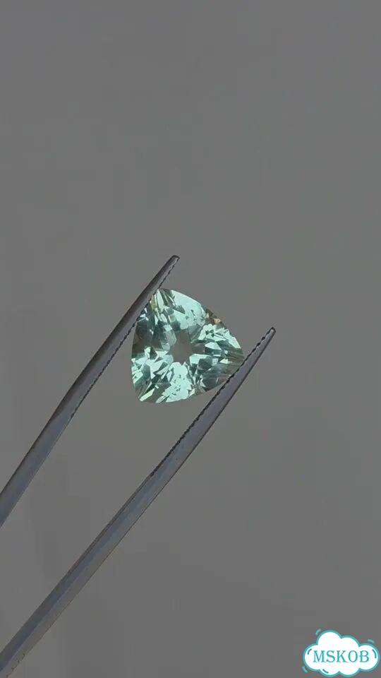 Натуральный зелёный флюорит 8.56 Ct фото 1