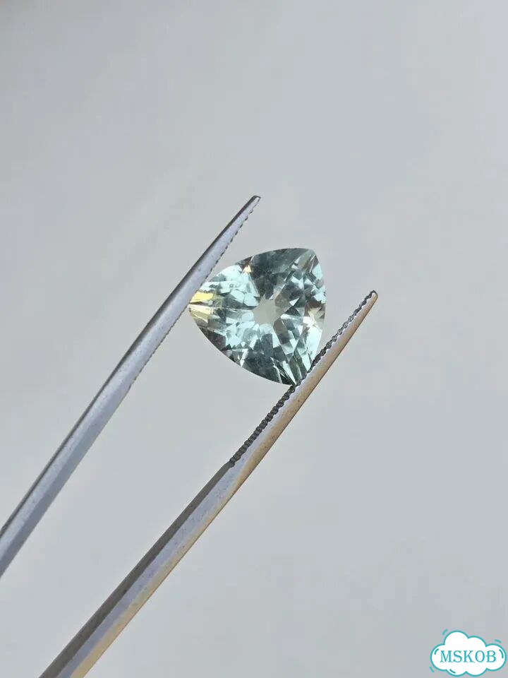 Натуральный зелёный флюорит 8.56 Ct фото 4