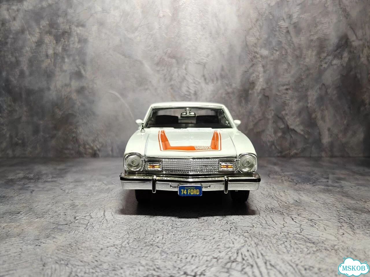 1/24 Ford Maverick Grabber (1974) White, Motormax фото 2