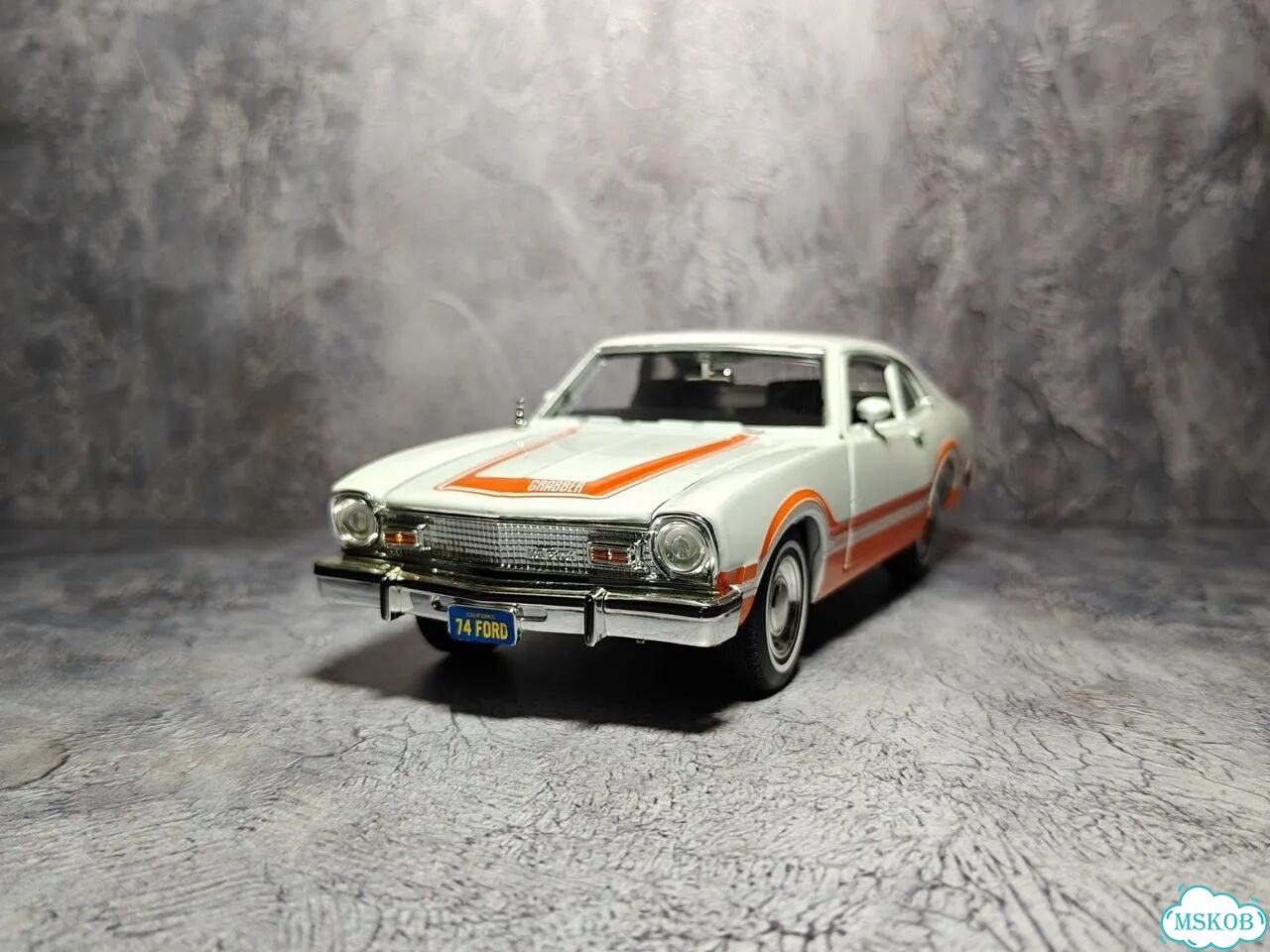 1/24 Ford Maverick Grabber (1974) White, Motormax фото 4